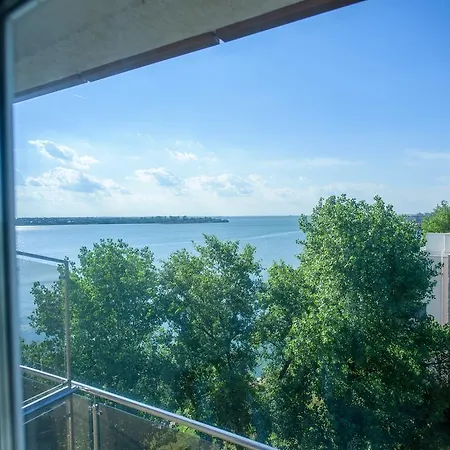 C&y Aqua Park Apartment Mamaia